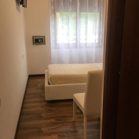 Albergo Al Lago Anfo Luaran gambar