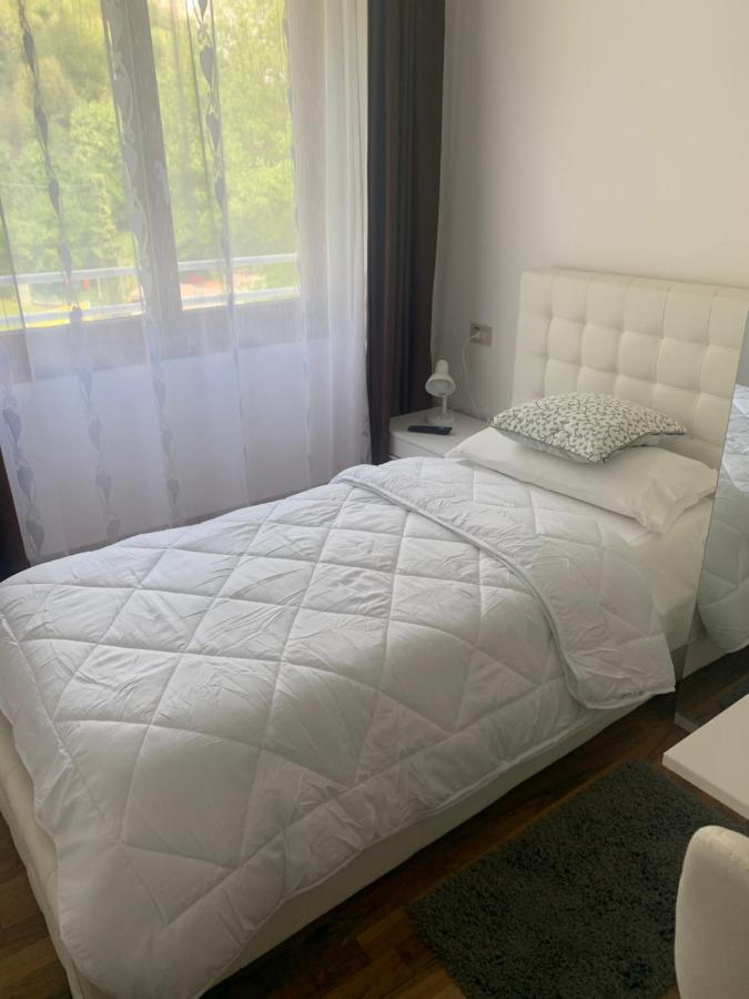 Albergo Al Lago Anfo Luaran gambar