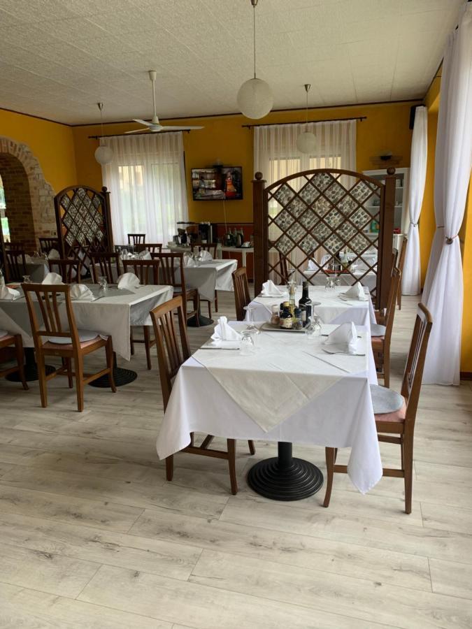 Albergo Al Lago Anfo Luaran gambar