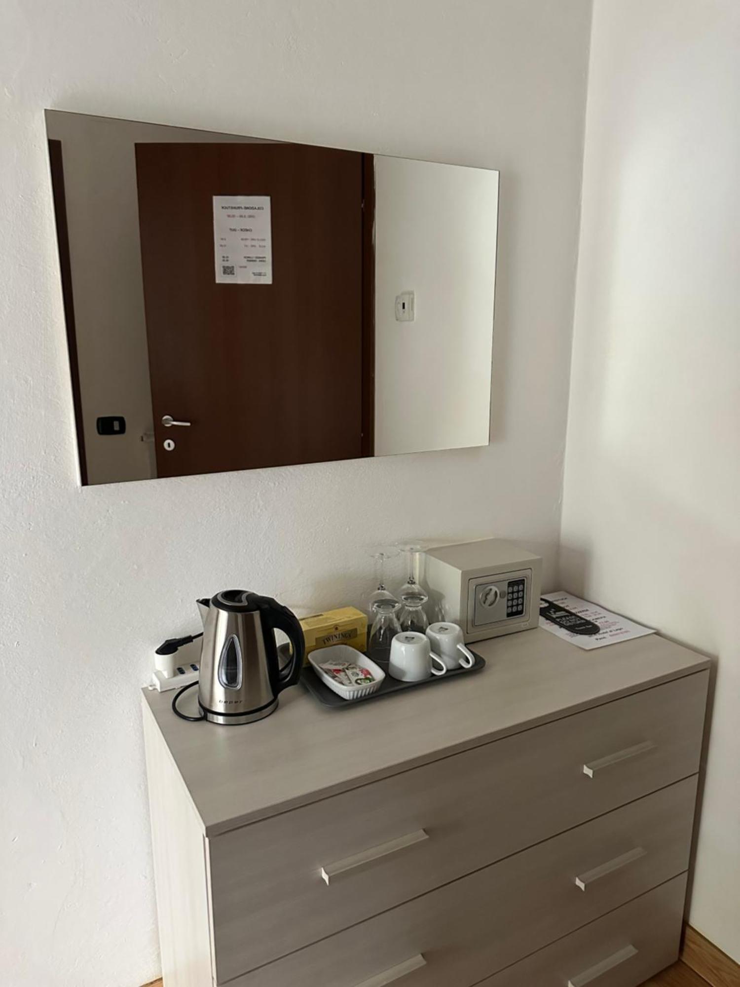 Albergo Al Lago Anfo Luaran gambar