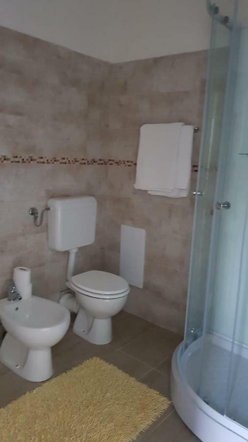 Albergo Al Lago Anfo Luaran gambar